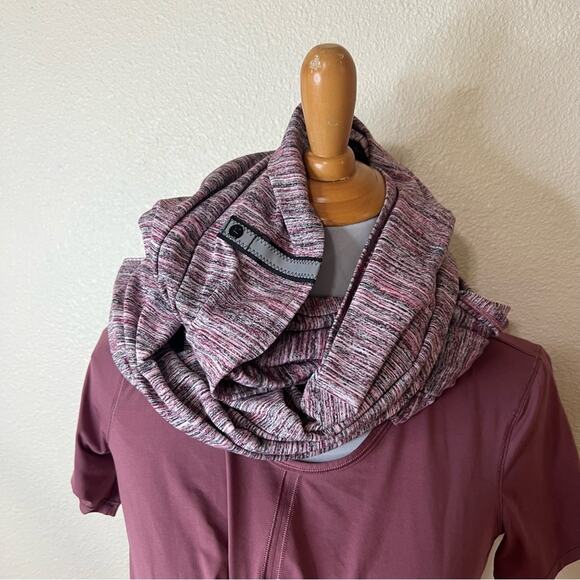 Lululemon Vinyasa Scarf in Space Dye Camo Berry Rumble Multi - Picture 2 of 7